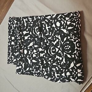 OS LuLaRoe Black and White Leggings